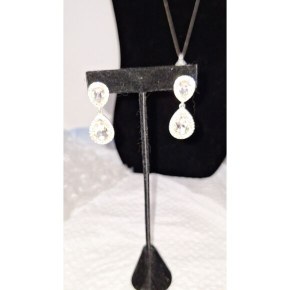 A Women's Rhinestone Jewelry Set Necklace Earrings Bracelet Elegant Sparkly - Picture 11 of 16